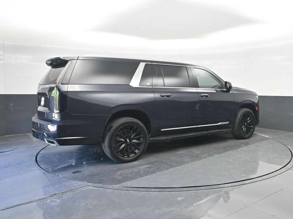 Used 2023 Cadillac Escalade ESV Premium Luxury image 6