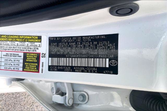 Used 2025 Toyota Camry SE w/ Convenience Package FWD image 31