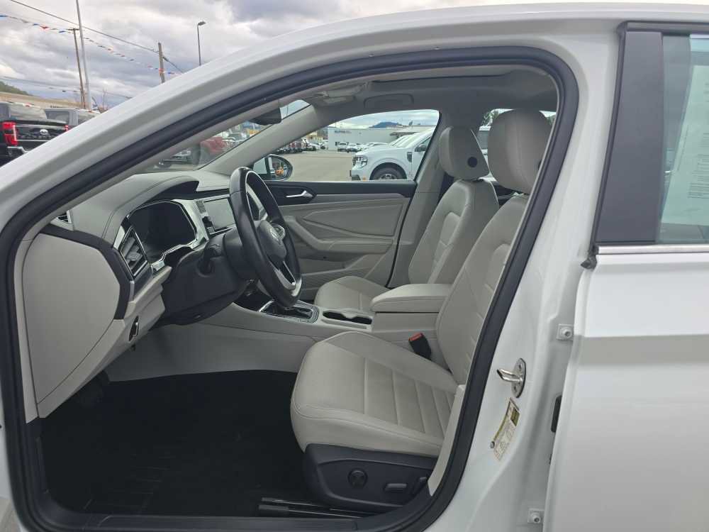 Used 2023 Volkswagen Jetta SE image 10
