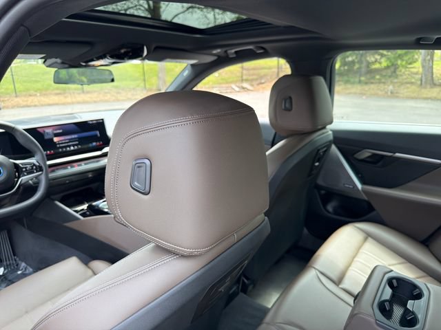 Used 2025 BMW i5 xDrive40 w/ Premium Package AWD/4WD image 29