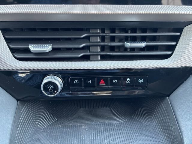 Certified 2025 Ford Explorer Active image 22