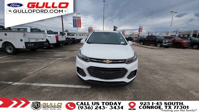 Used 2022 Chevrolet Trax LS w/ Tint and Cruise Package FWD image 3