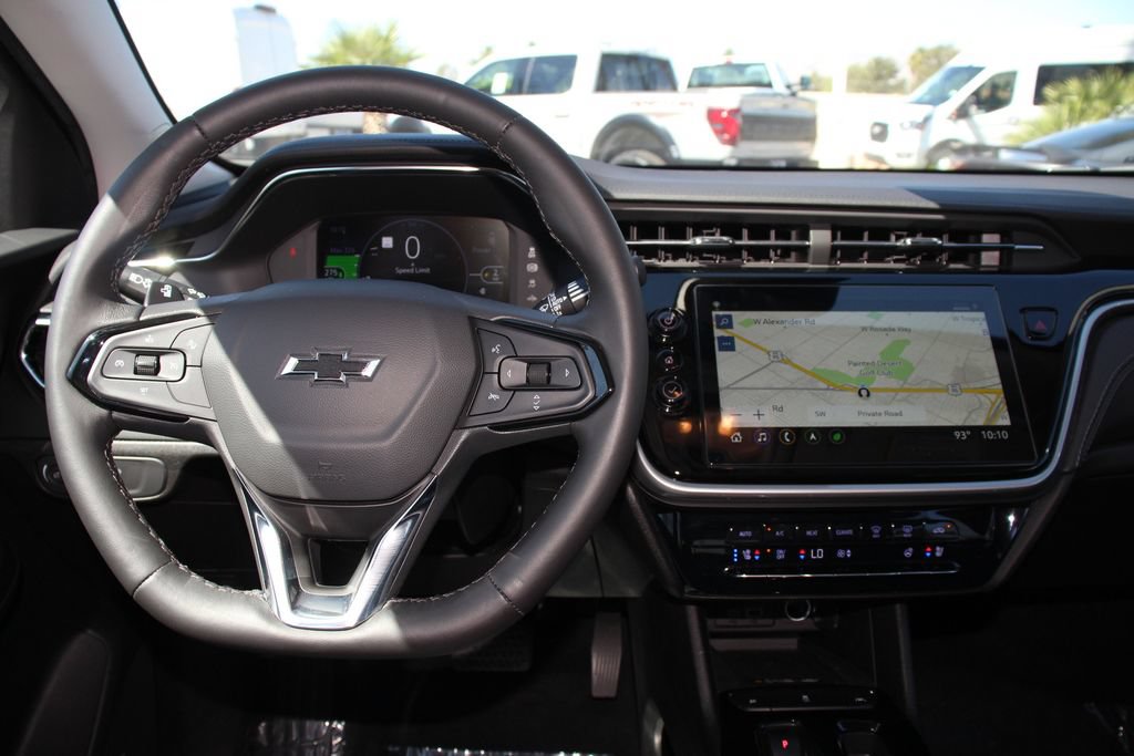 Used 2023 Chevrolet Bolt EUV Premier w/ Sun & Sound Package FWD image 17