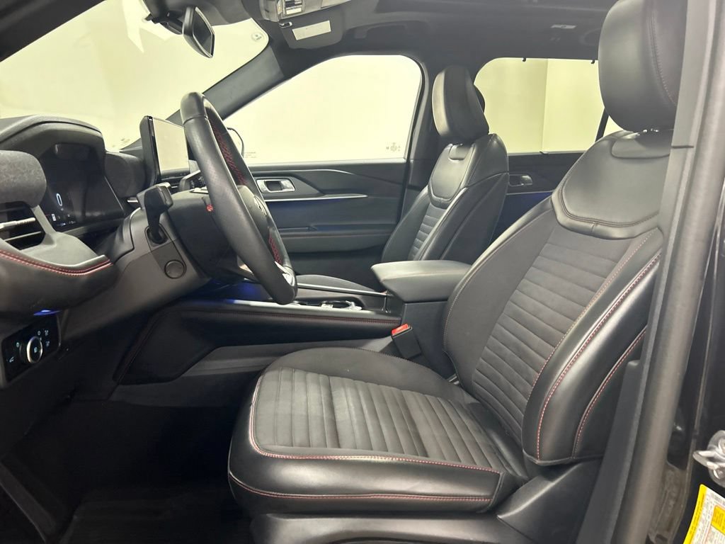 Certified 2025 Ford Explorer ST-Line w/ ST-Line Street Pack AWD/4WD image 10