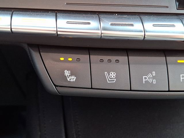 Used 2019 Cadillac XT4 Premium Luxury w/ Enhanced Visibility Package image 24