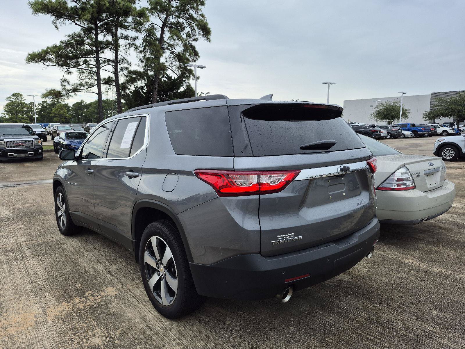 Used 2019 Chevrolet Traverse LT w/ LT Premium Package FWD image 14