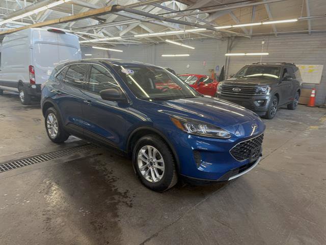 Certified 2022 Ford Escape SE w/ Cold Weather Package AWD/4WD image 17