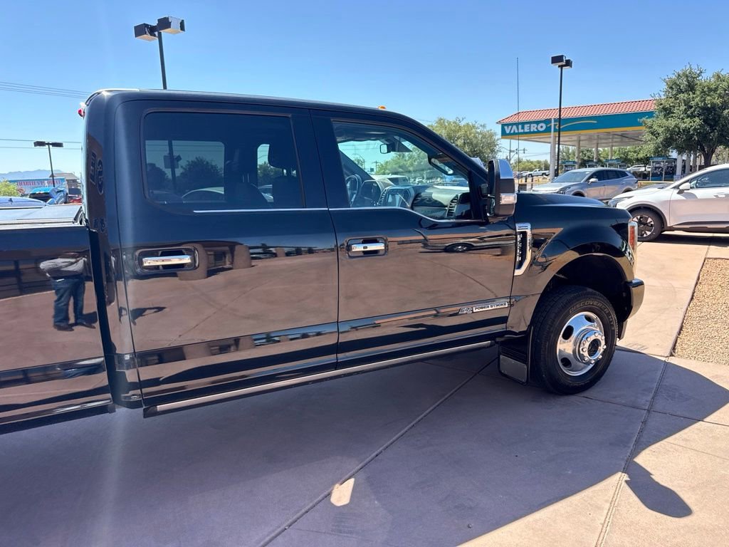 Certified 2017 Ford F350 Platinum w/ Platinum Ultimate Package AWD/4WD image 13