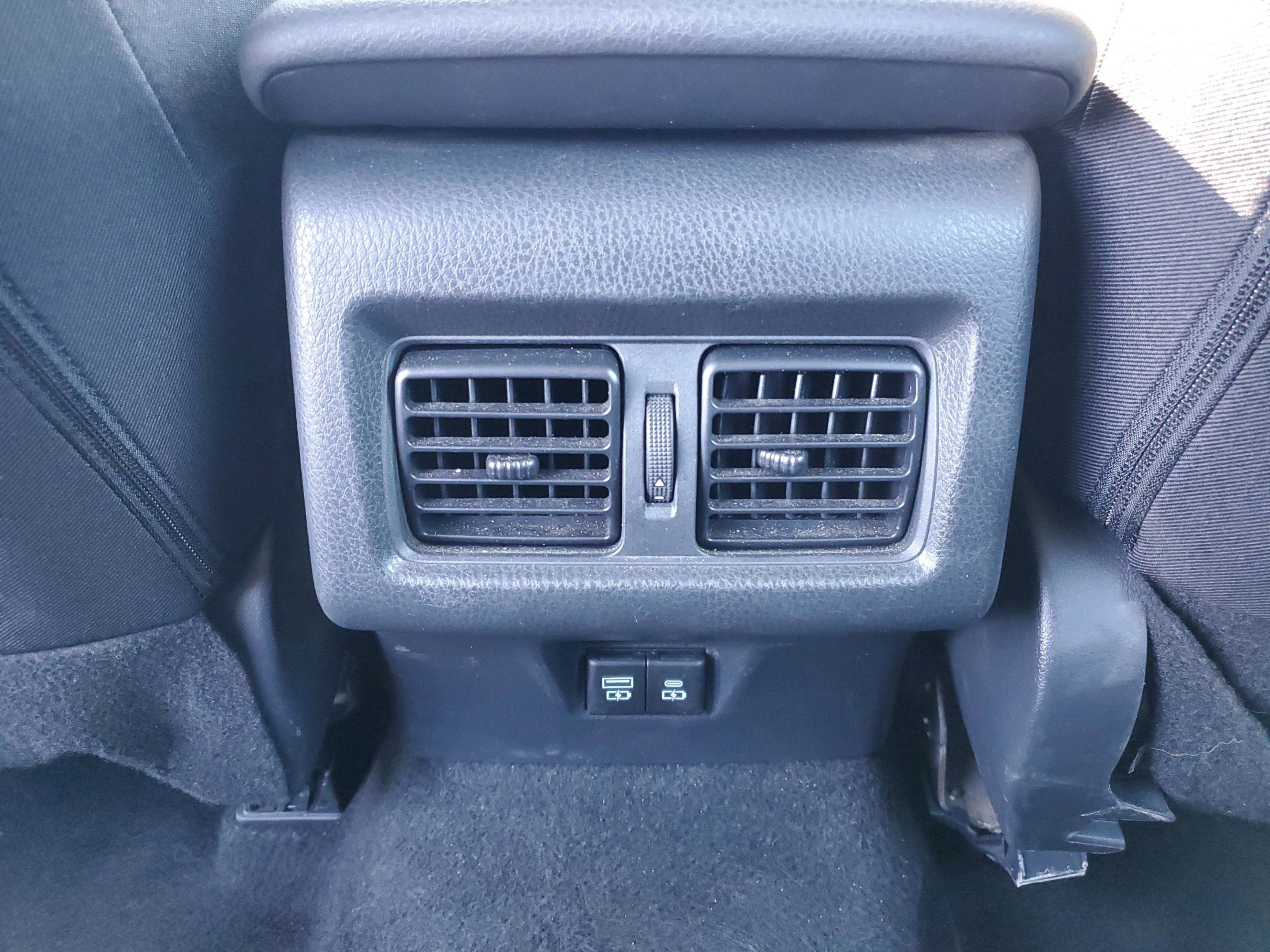 Used 2025 Toyota Camry LE image 14