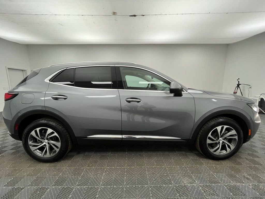 Used 2022 Buick Envision Essence w/ Safety Package image 2