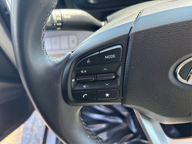 Used 2025 Hyundai Venue SEL FWD image 23