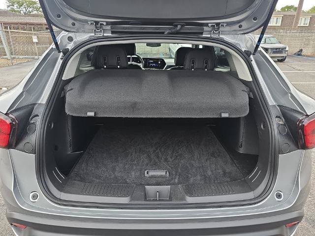 Used 2025 Chevrolet Trax LT w/ LT Convenience Package FWD image 12