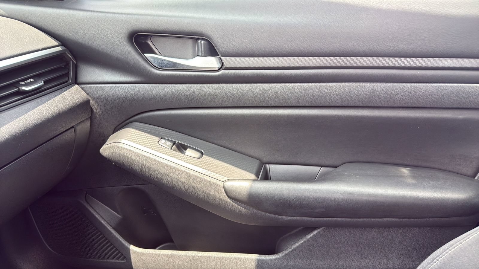Used 2022 Nissan Altima 2.5 S FWD image 18