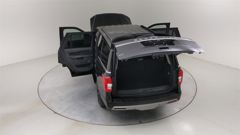 Certified 2024 Ford Expedition XLT image 54