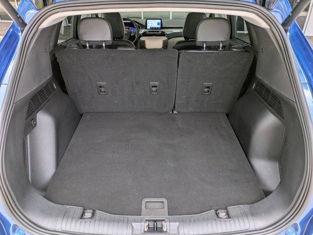 Certified 2022 Ford Escape Titanium w/ Class II Trailer Tow Package image 18