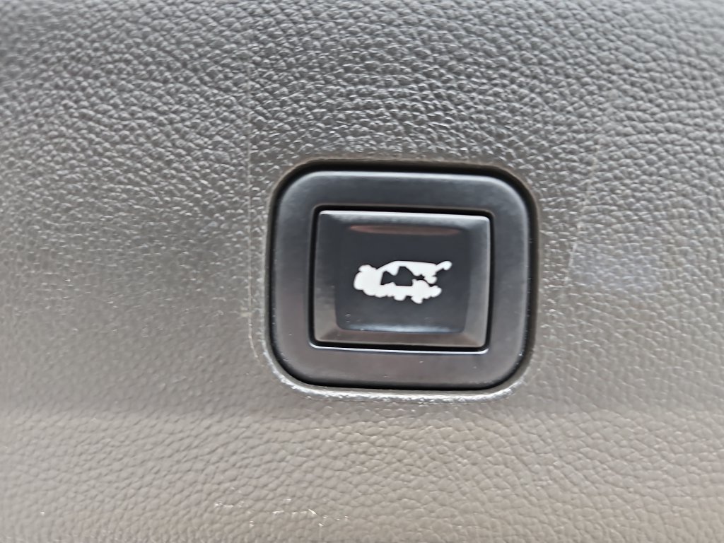 Used 2022 Buick Enclave Premium FWD image 13