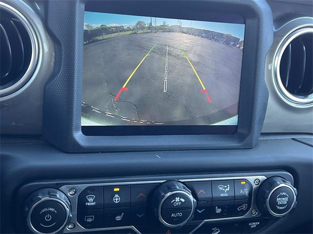 Used 2018 Jeep Wrangler Unlimited Sahara image 23