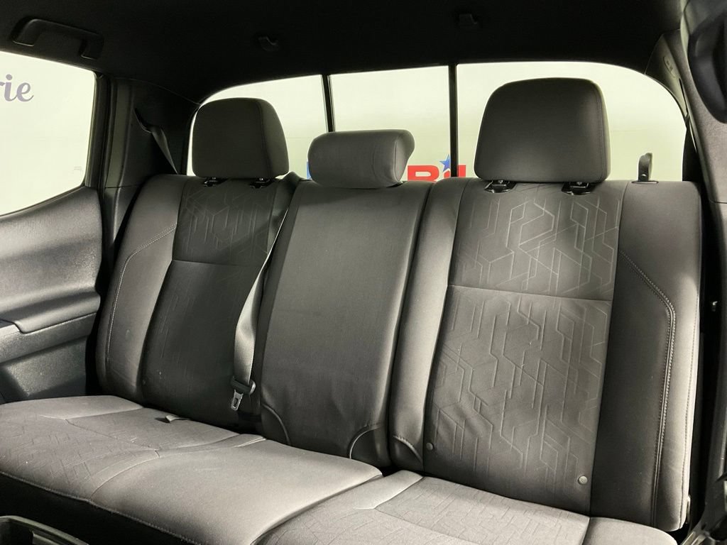 Used 2018 Toyota Tacoma 2WD Double Cab image 16