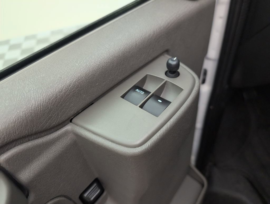 Used 2018 Chevrolet Express 3500 LT w/ LT Preferred Equipment Group image 38