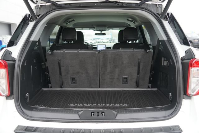 Certified 2024 Ford Explorer XLT w/ Equipment Group 202A AWD/4WD image 7