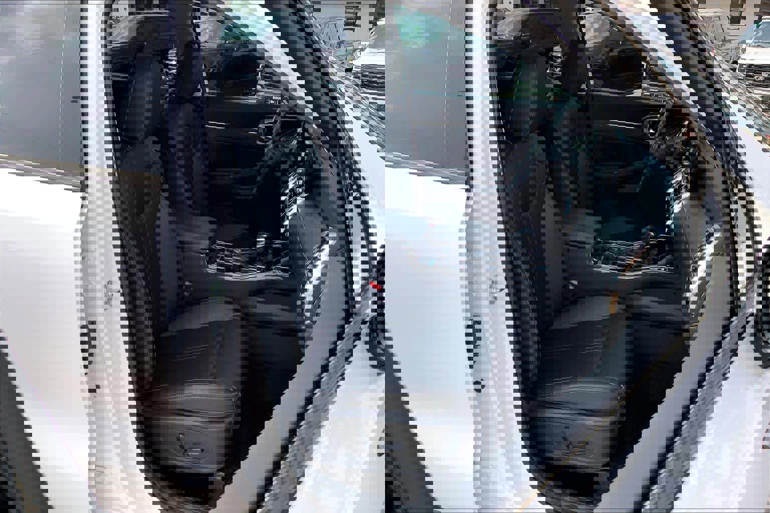 Used 2023 Kia Sorento SX image 11