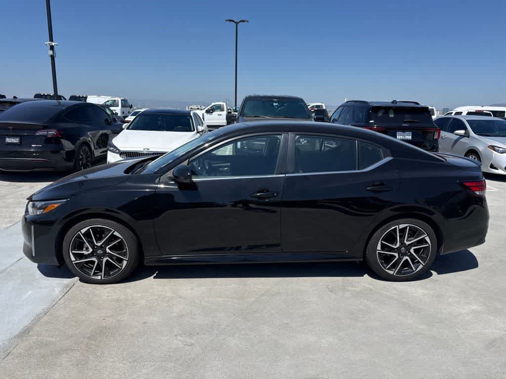 Used 2025 Nissan Sentra SR FWD image 2