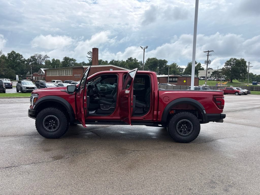 Certified 2025 Ford F150 Raptor AWD/4WD image 4