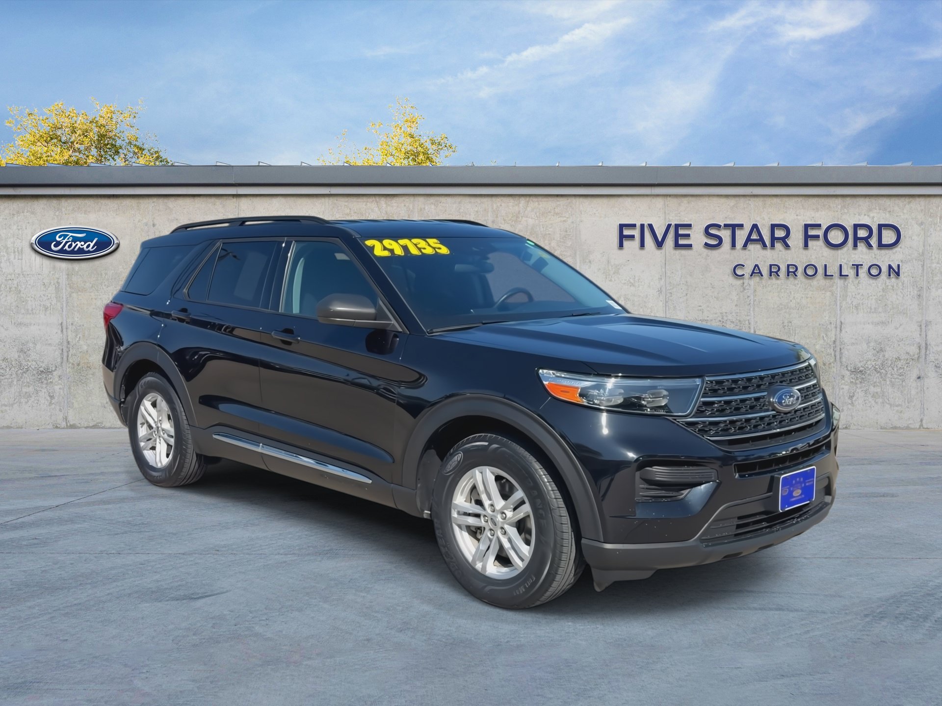 Certified 2024 Ford Explorer XLT RWD image 2