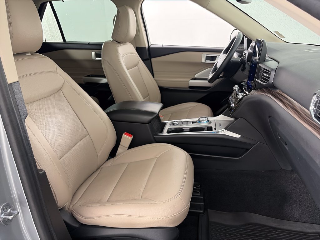 Certified 2023 Ford Explorer Limited w/ Limited Technology Package AWD/4WD image 32