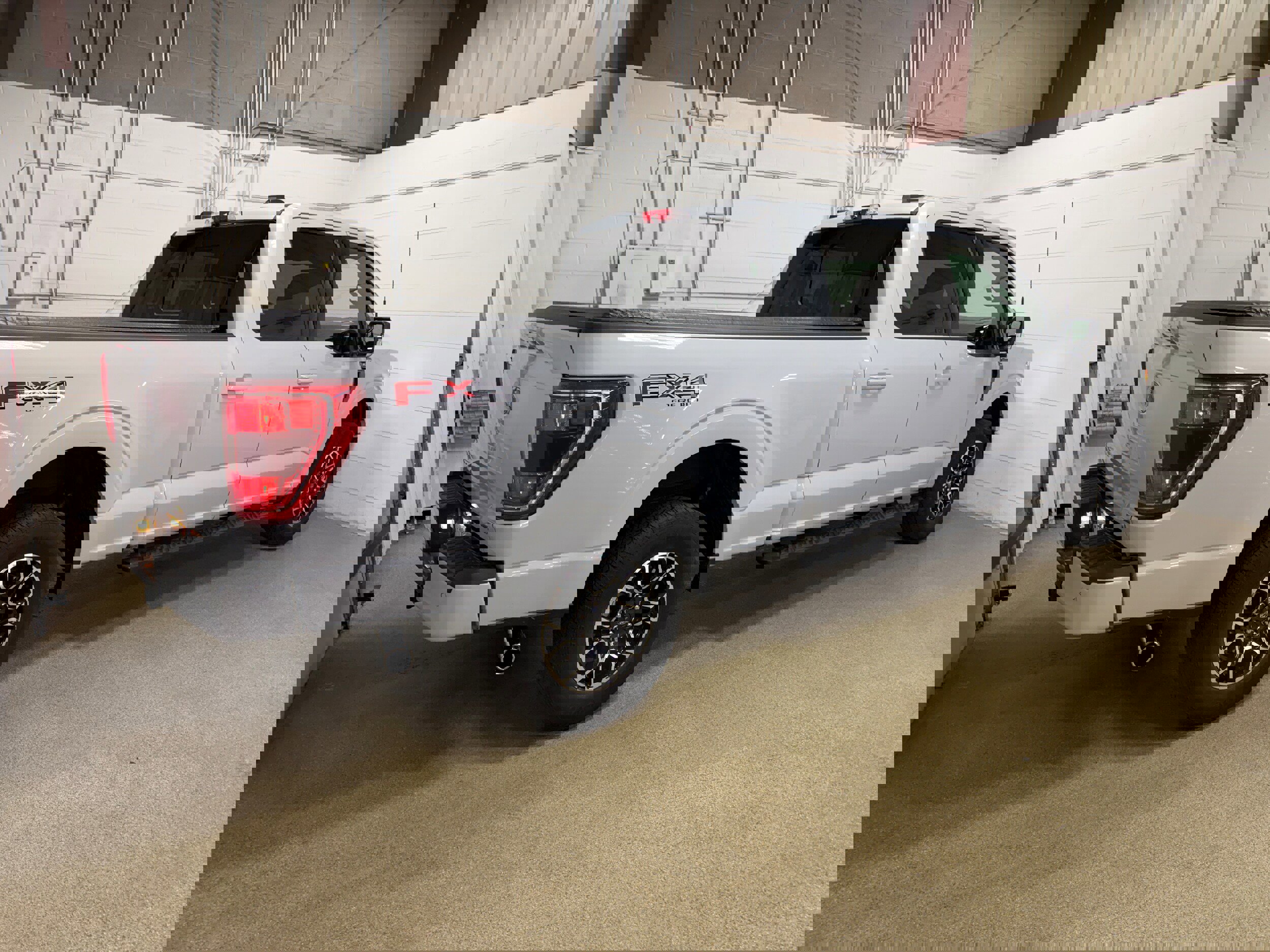 Certified 2022 Ford F150 XLT w/ Equipment Group 302A High image 5