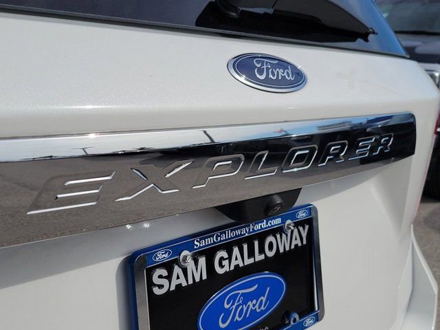 Certified 2023 Ford Explorer XLT w/ Equipment Group 202A image 11
