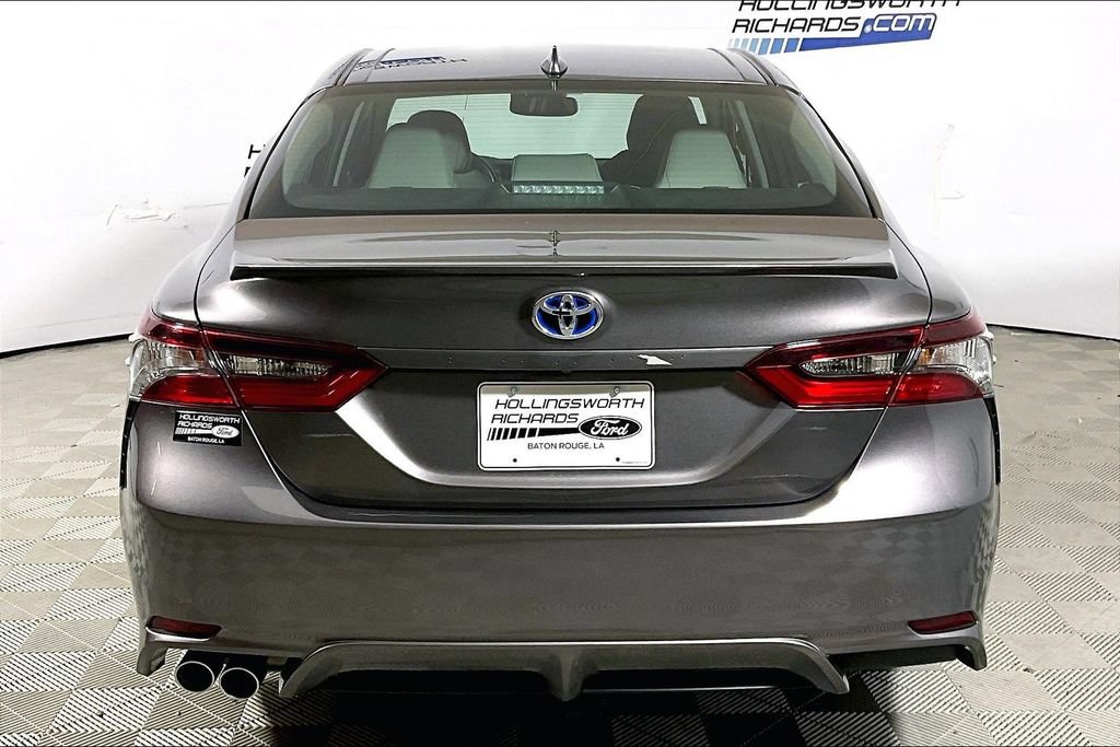 Used 2024 Toyota Camry SE w/ Audio Upgrade Package FWD image 4