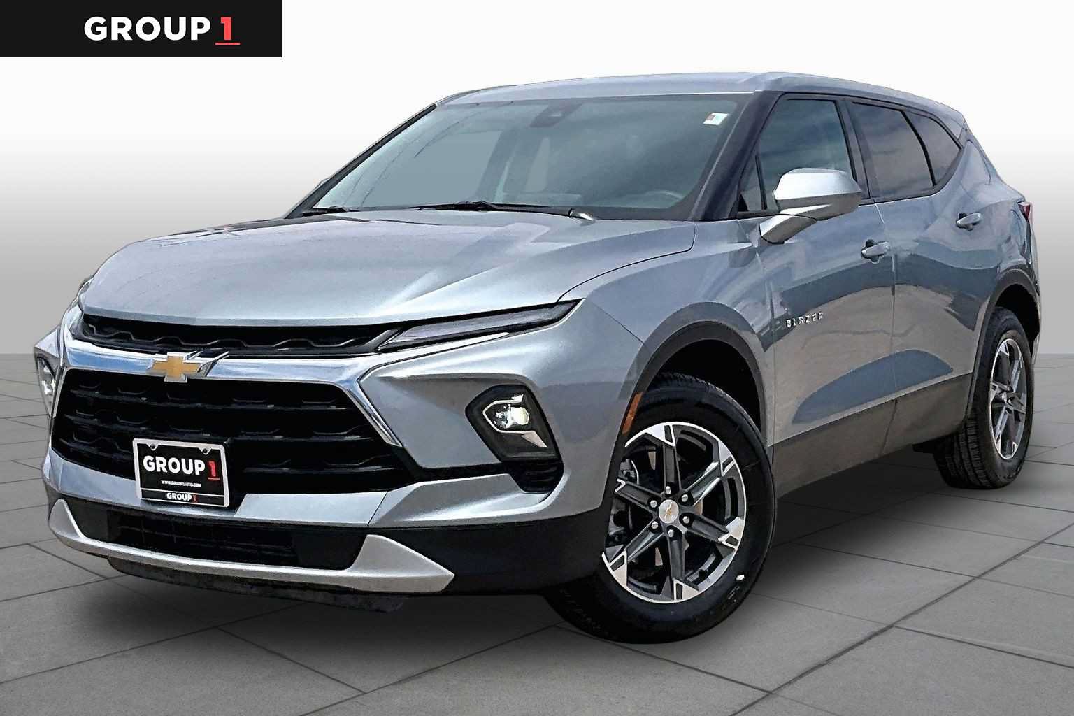 Used 2025 Chevrolet Blazer LT FWD image 1