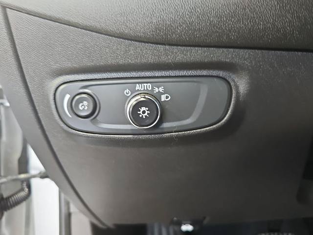 Used 2022 Chevrolet Equinox LT FWD image 24