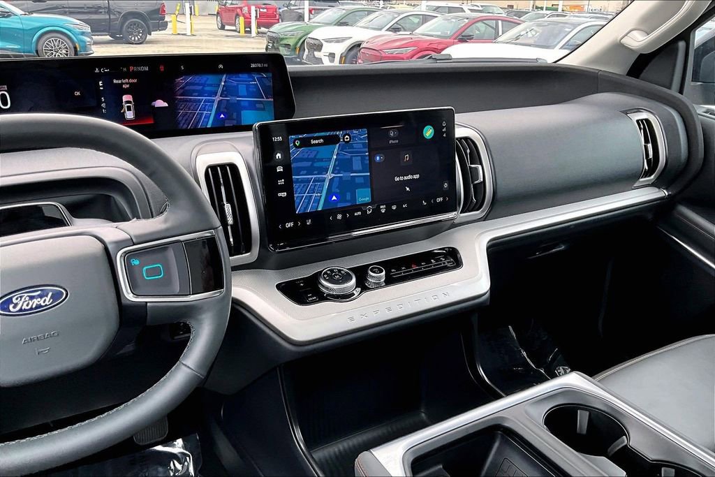 Certified 2025 Ford Expedition Active AWD/4WD image 6