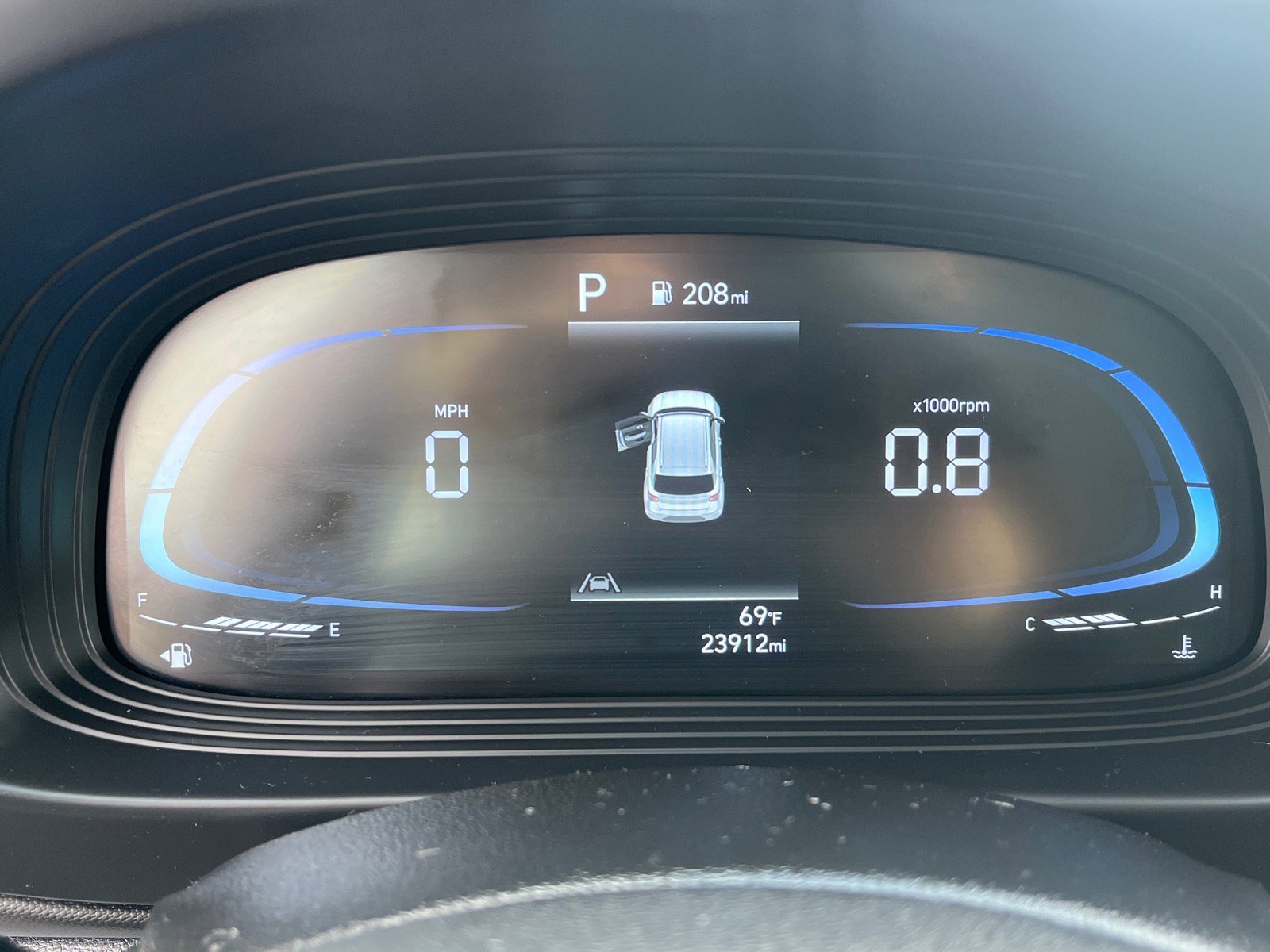 Used 2025 Hyundai Venue SEL FWD image 8