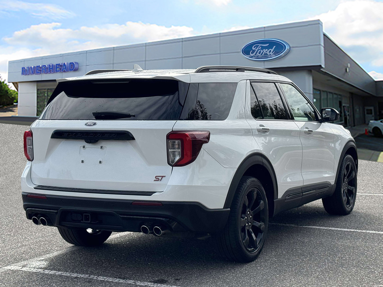 Certified 2022 Ford Explorer ST w/ ST Street Pack image 2