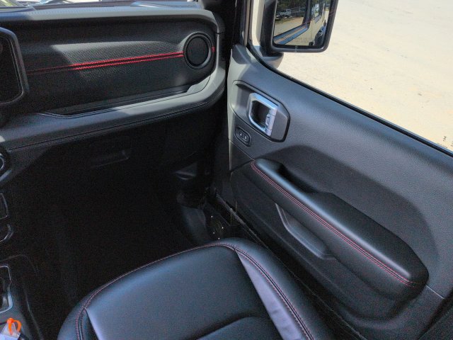 Used 2024 Jeep Wrangler Unlimited Rubicon w/ Convenience Group AWD/4WD image 19