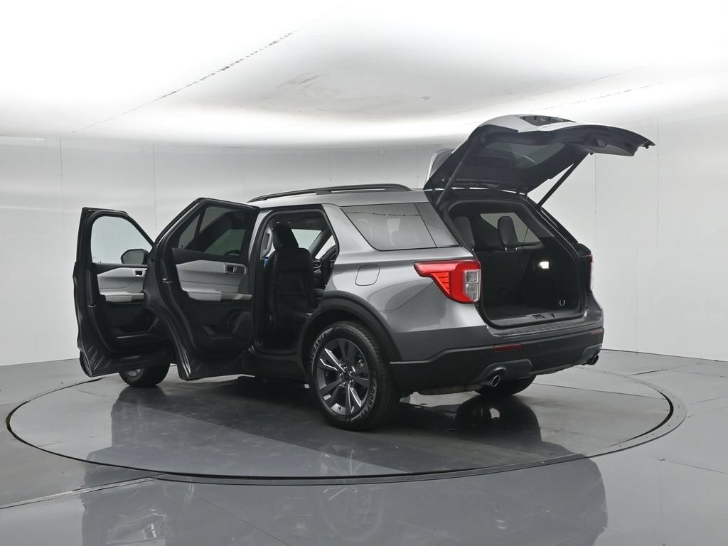 Certified 2023 Ford Explorer XLT w/ Equipment Group 202A RWD image 40