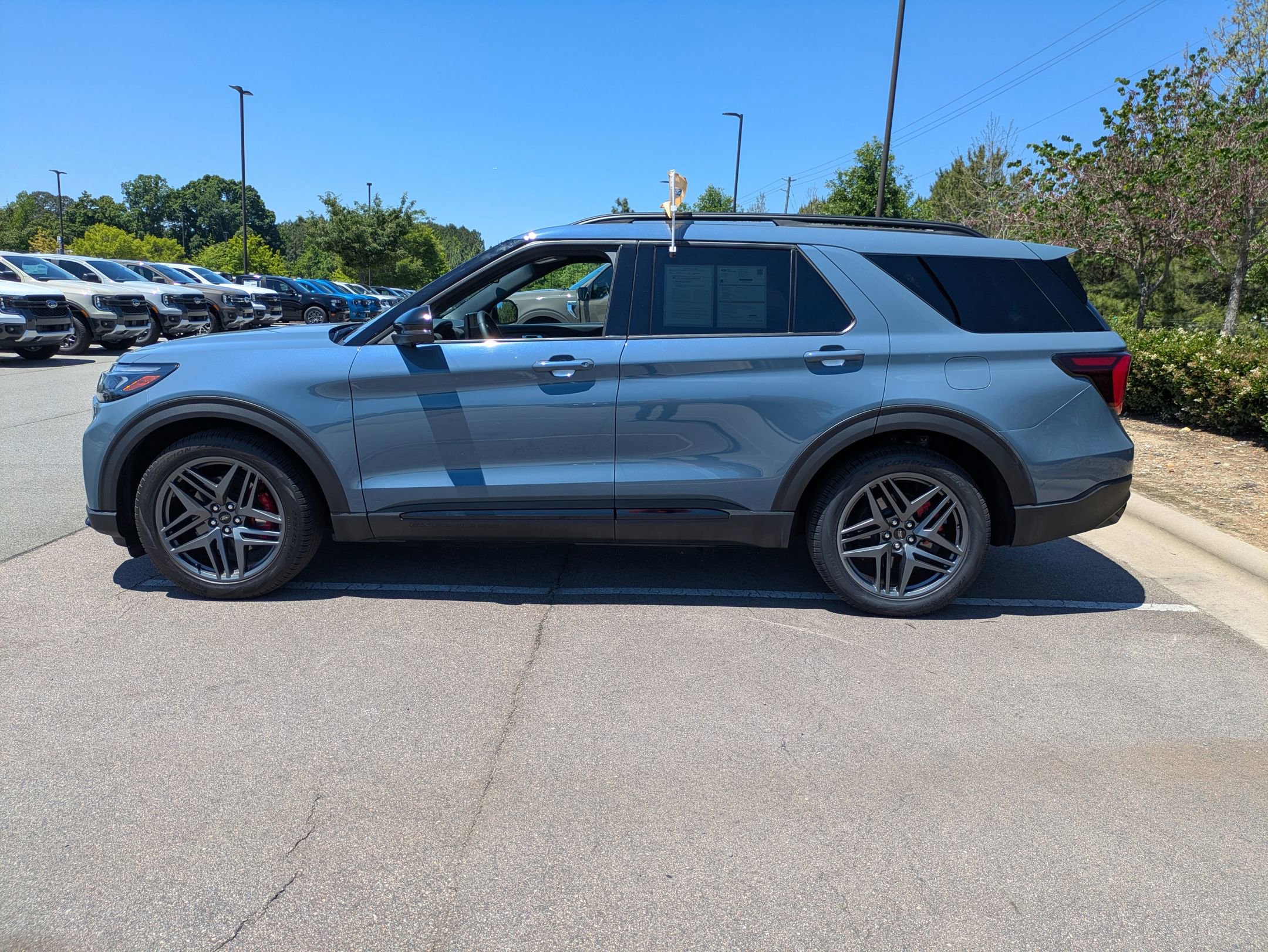 Certified 2025 Ford Explorer ST w/ Sun And Sound Package AWD/4WD image 7