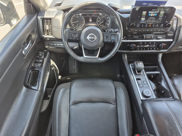 Used 2025 Nissan Pathfinder SL AWD/4WD image 27