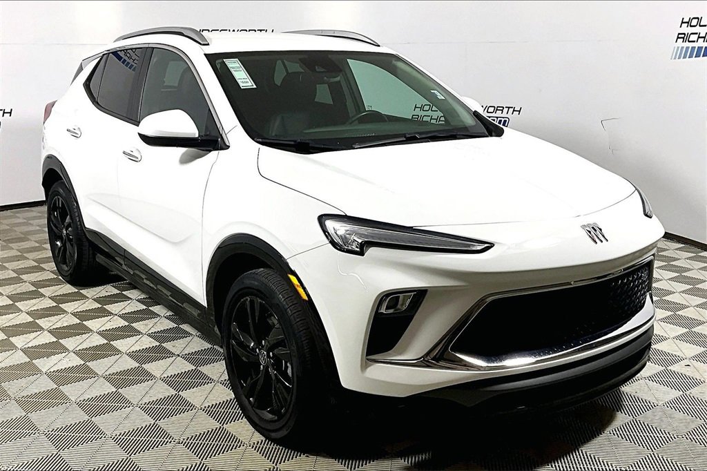 Used 2024 Buick Encore GX Sport Touring w/ Comfort Package image 3