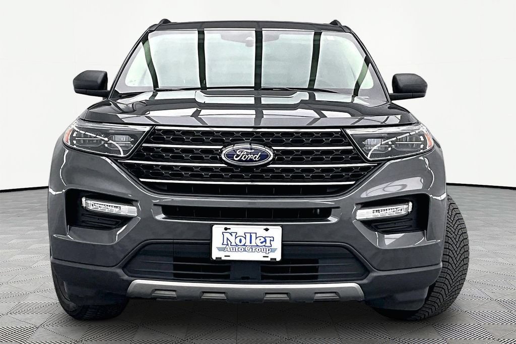 Certified 2020 Ford Explorer XLT w/ Equipment Group 202A AWD/4WD image 3
