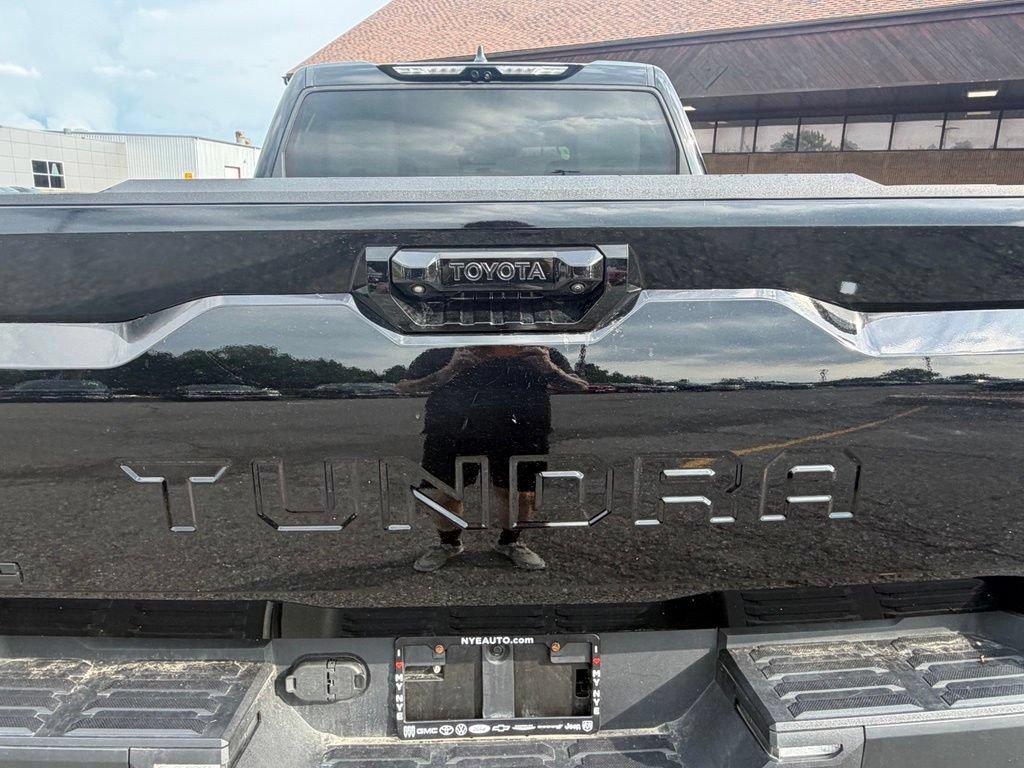 Used 2024 Toyota Tundra Limited AWD/4WD image 46