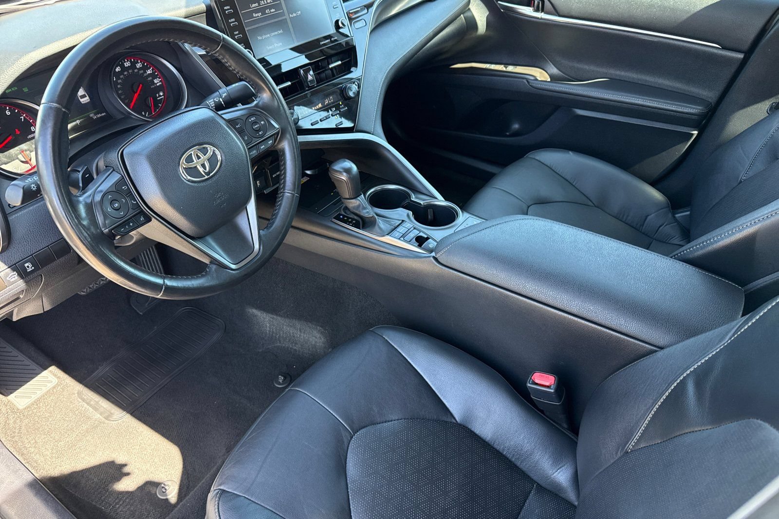 Used 2024 Toyota Camry XSE FWD image 12