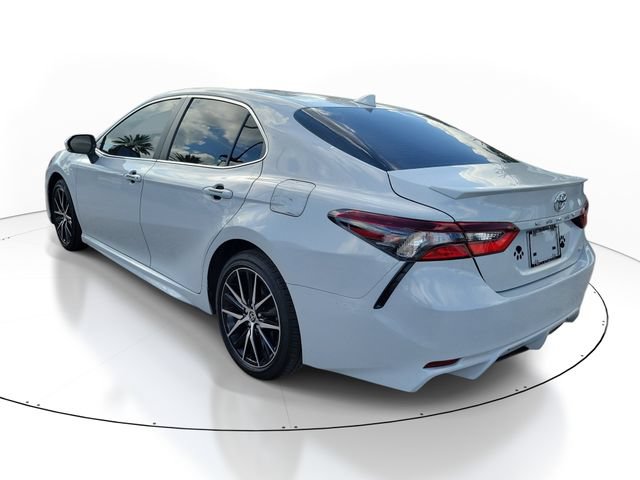 Used 2024 Toyota Camry SE w/ Convenience Package FWD image 3