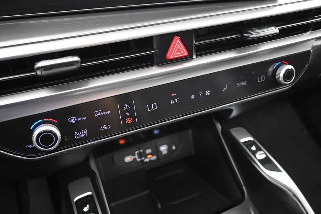Used 2025 Kia Sorento S w/ Panoramic Sunroof Package FWD image 17