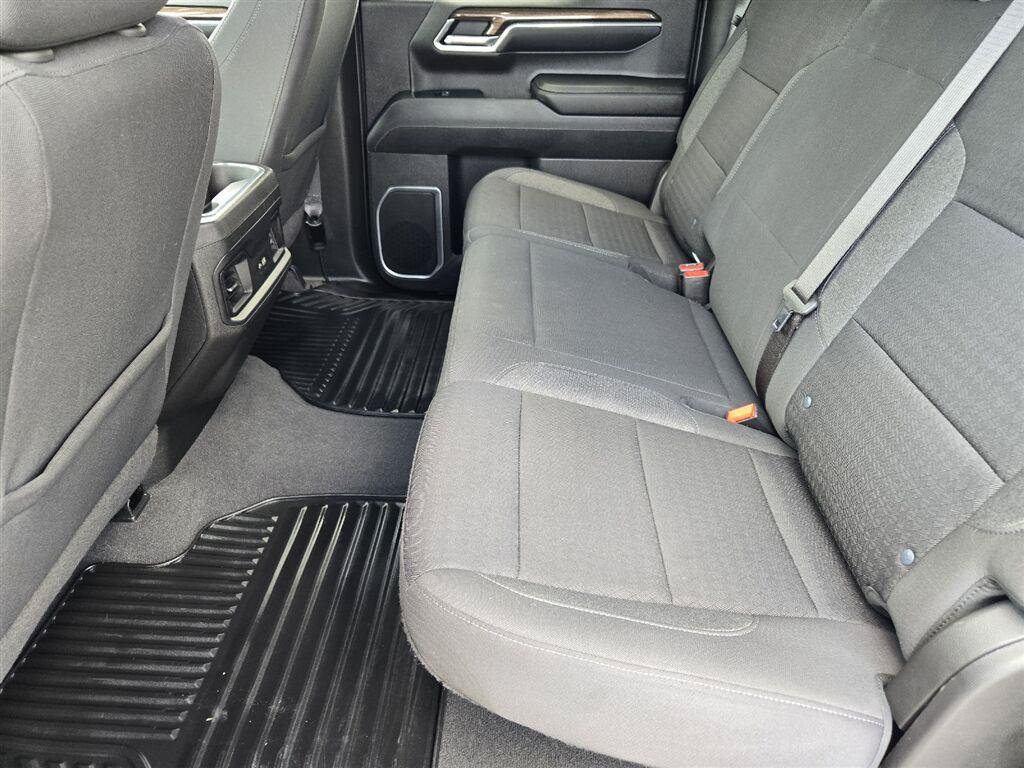 Used 2024 Chevrolet Silverado 1500 LT w/ Z71 Off-Road Package AWD/4WD image 27
