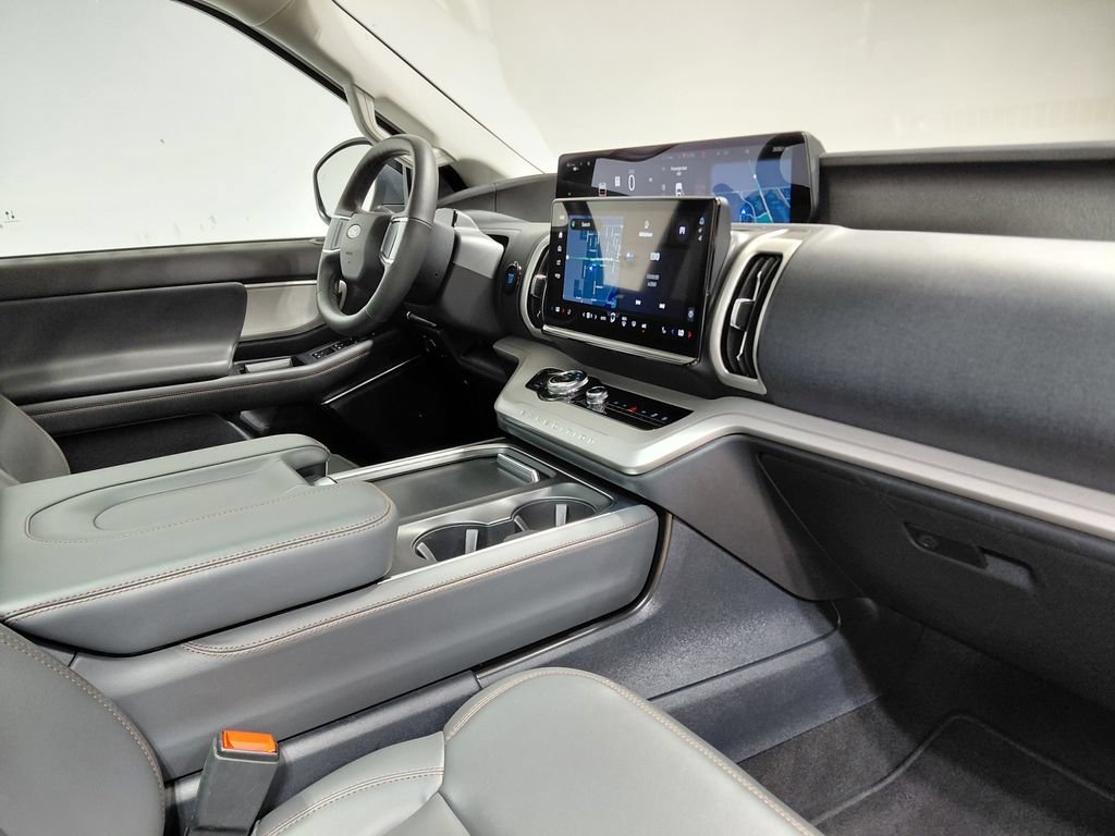 Certified 2025 Ford Expedition Active AWD/4WD image 28