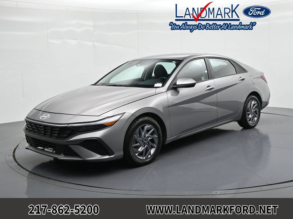 Used 2024 Hyundai Elantra SEL FWD image 1